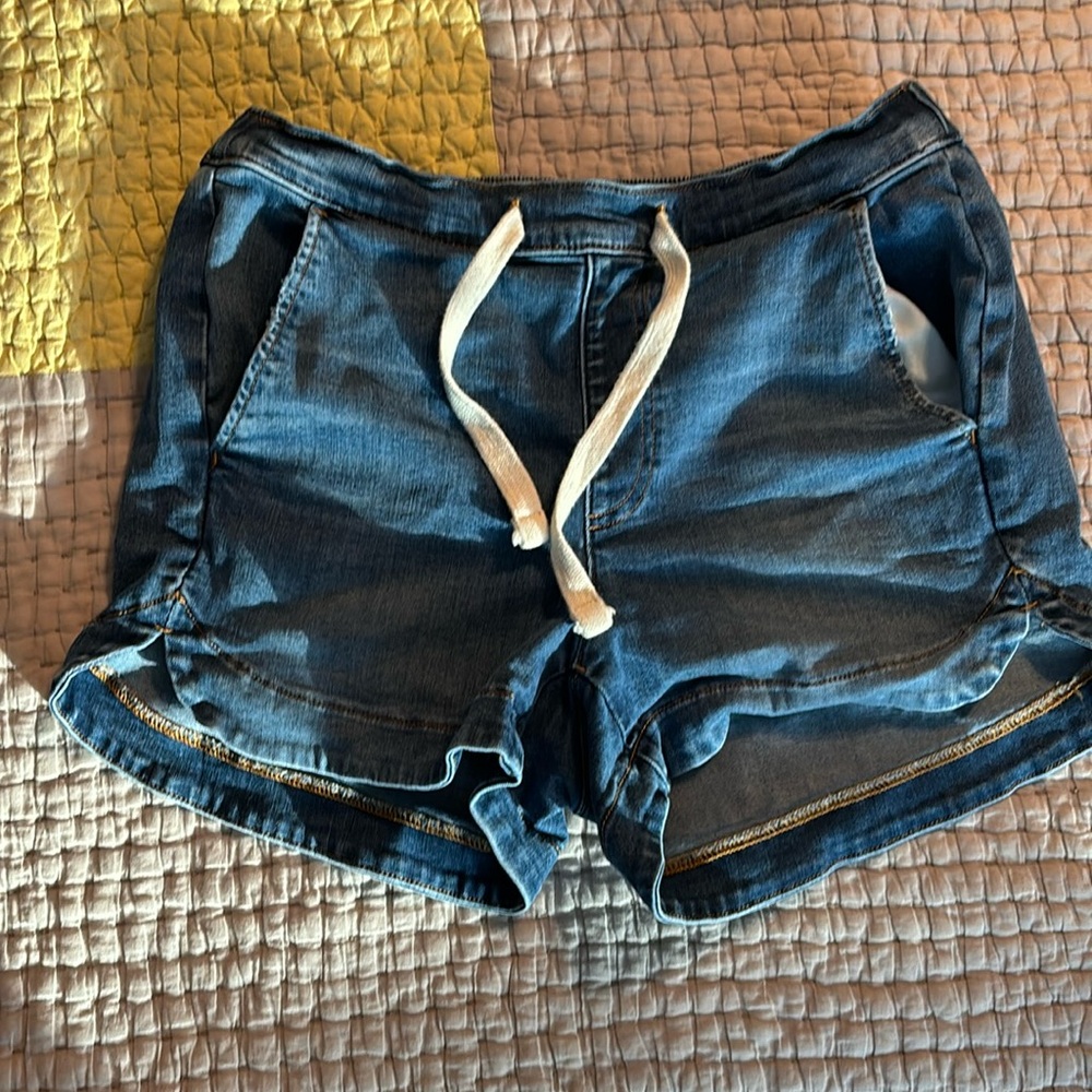Up west women’s stretchy denim shorts size small